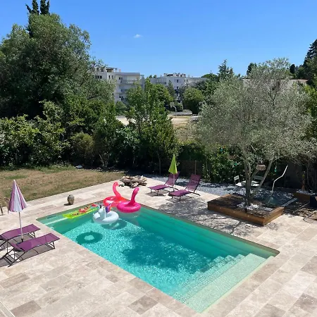 Location Saisonniere 1 *